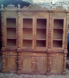 4 Door Luxury Cabinet 2