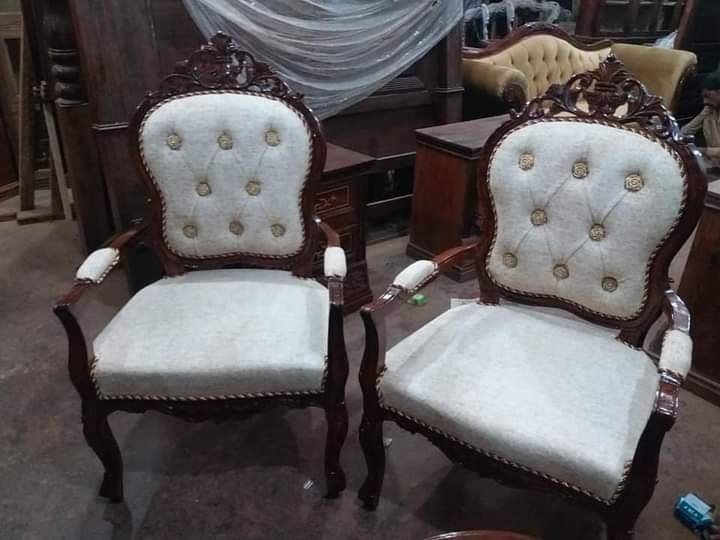 Antique Traditional Bed Room Chair Set