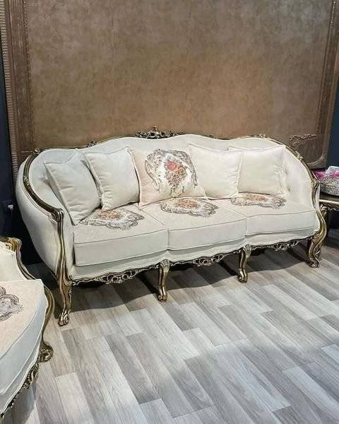 Victorian Elegancy in Style of Sofa Set