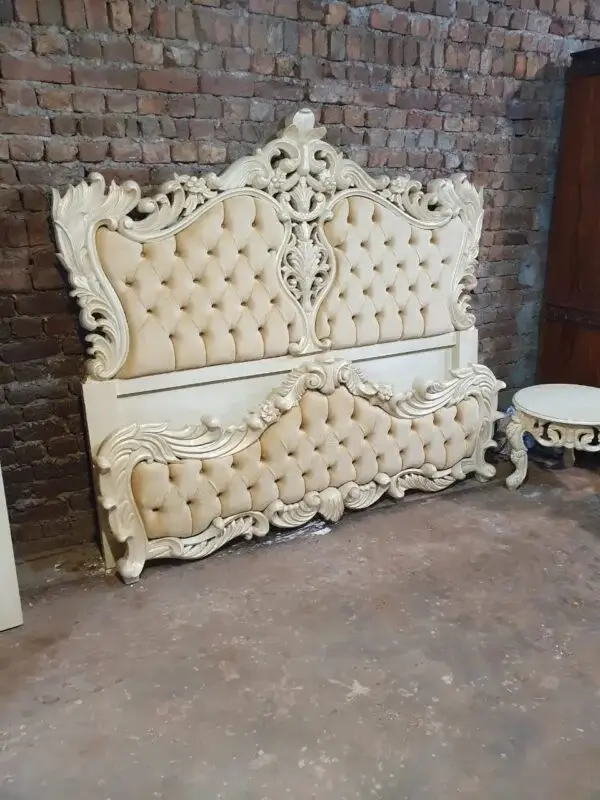 Sparkling-Wooden-Bed-Set-600x800