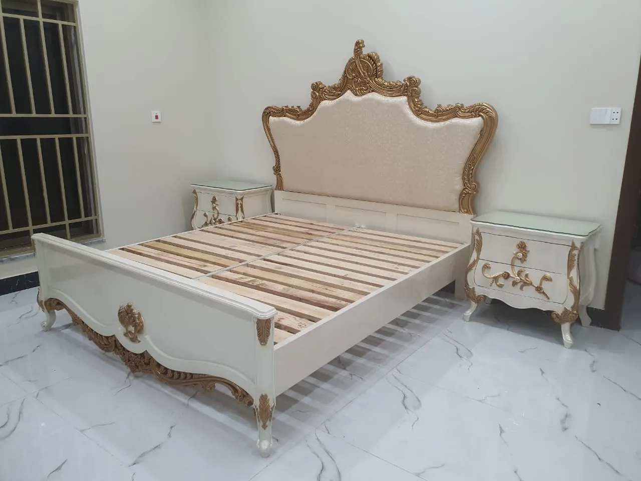 new fashioned bed set